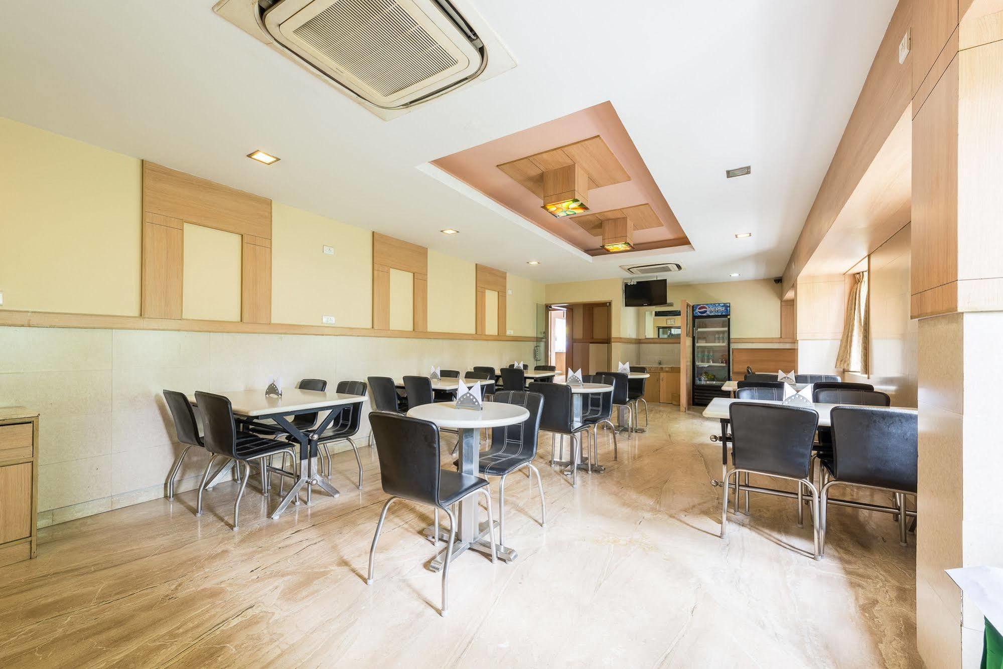 Hotel Treebo Ess Grande